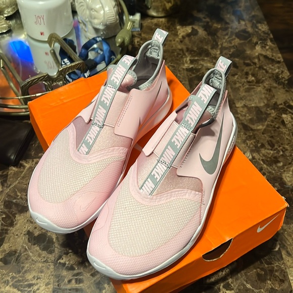 Nike Shoes - Nike 🤩new🤩